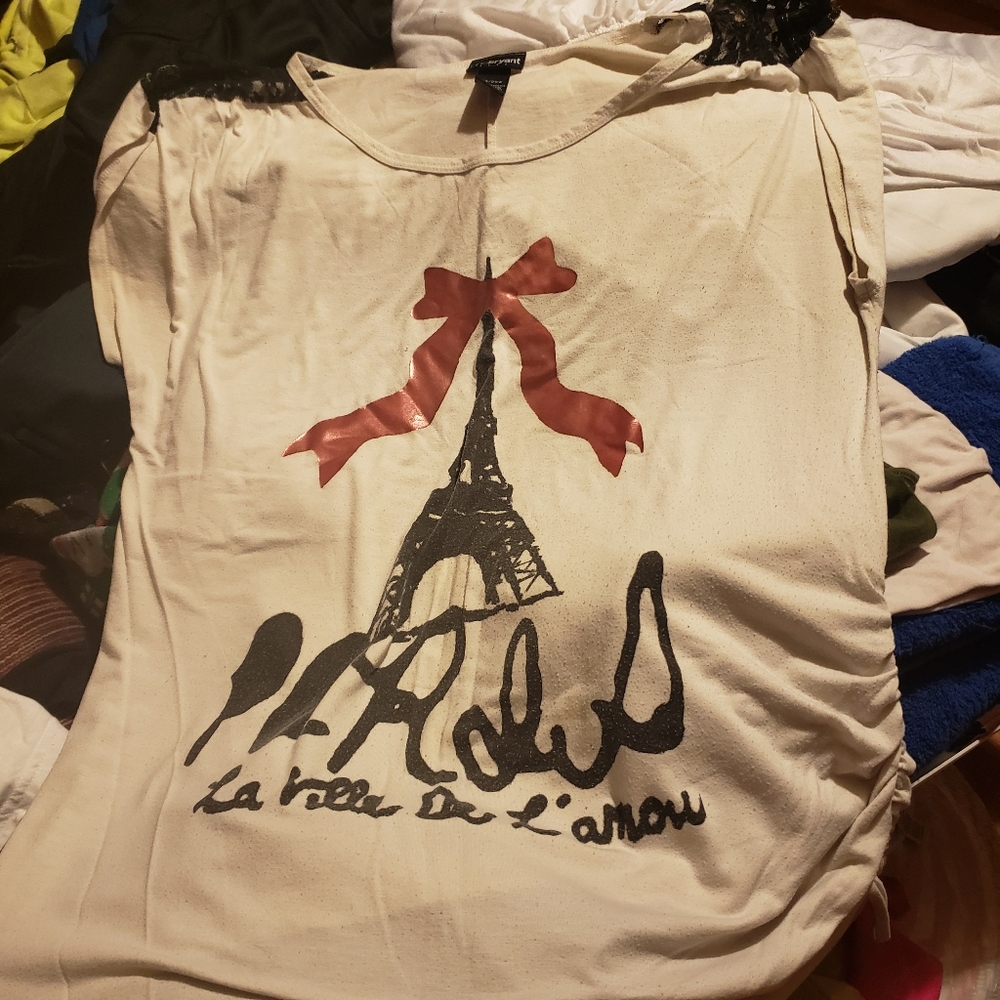 Paris La ville de L'Amour shirt